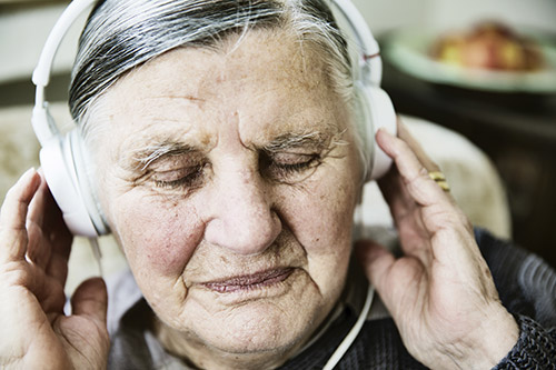 Manor Lake BridgeMill - Music Revives Memories in Dementia Patients in Canton, GA